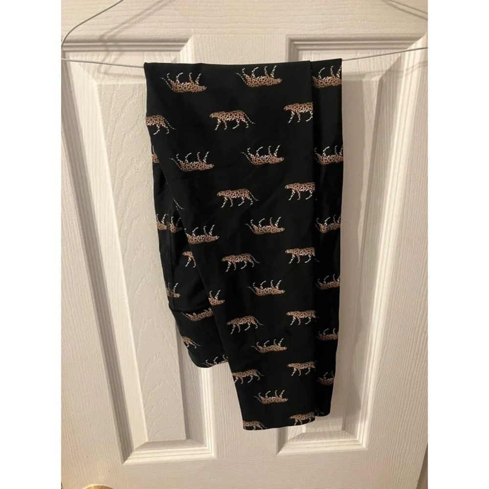 Victoria's Secret Sport black Rare Cheetah Leopard Women leggings S Athleisure
